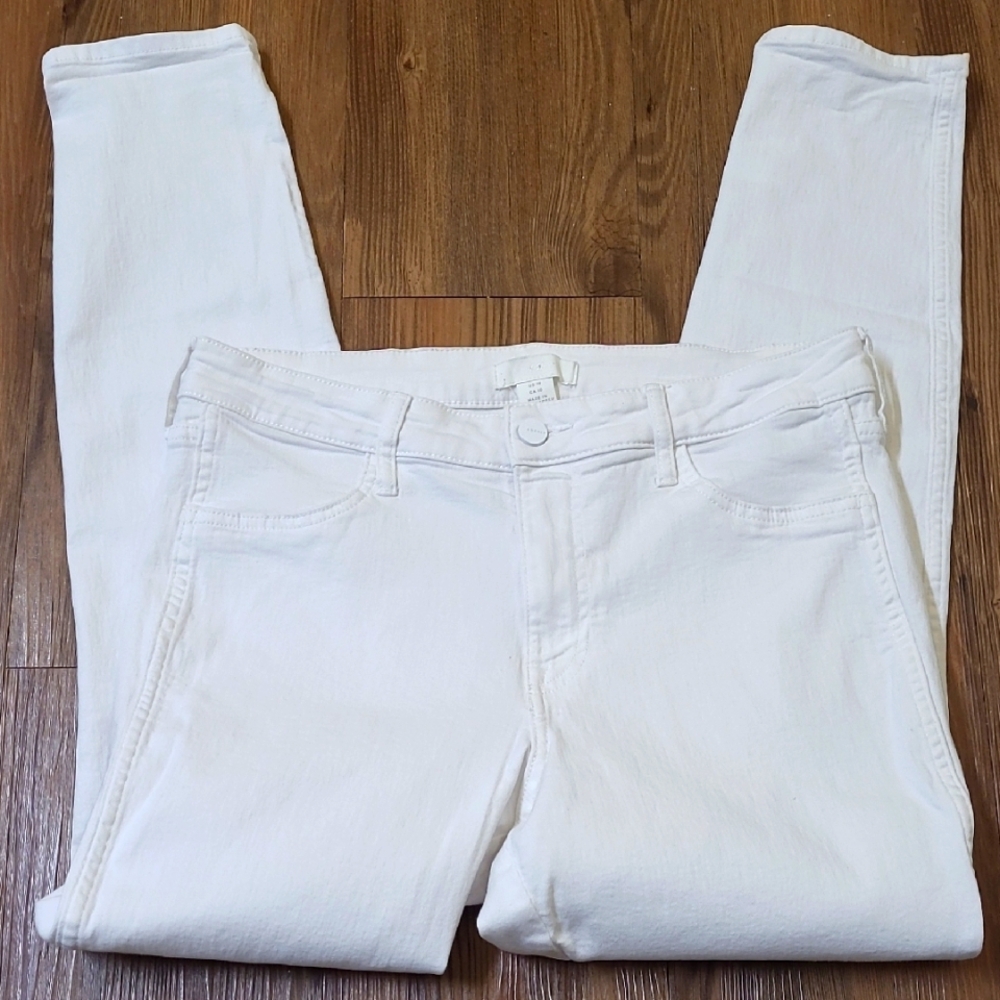 H&M Women's Cream Skinny Jeans used good‎ condition.